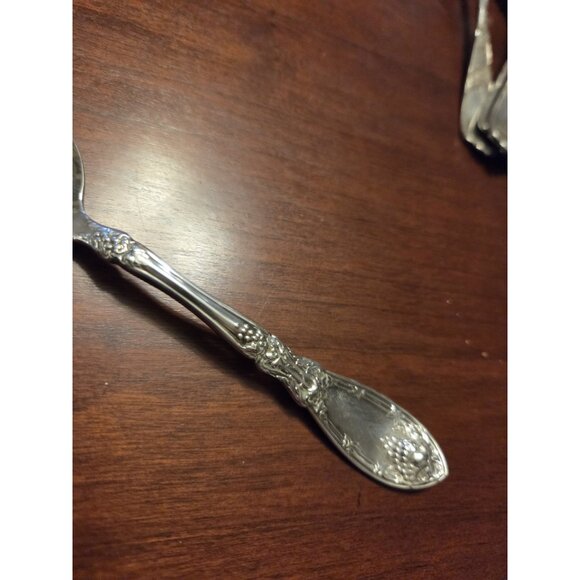 5 Antique 1881 Rogers LA‎ VIGNE GRAPE 1908 Silverplate 5 Teaspoons Spoons - Picture 6 of 13